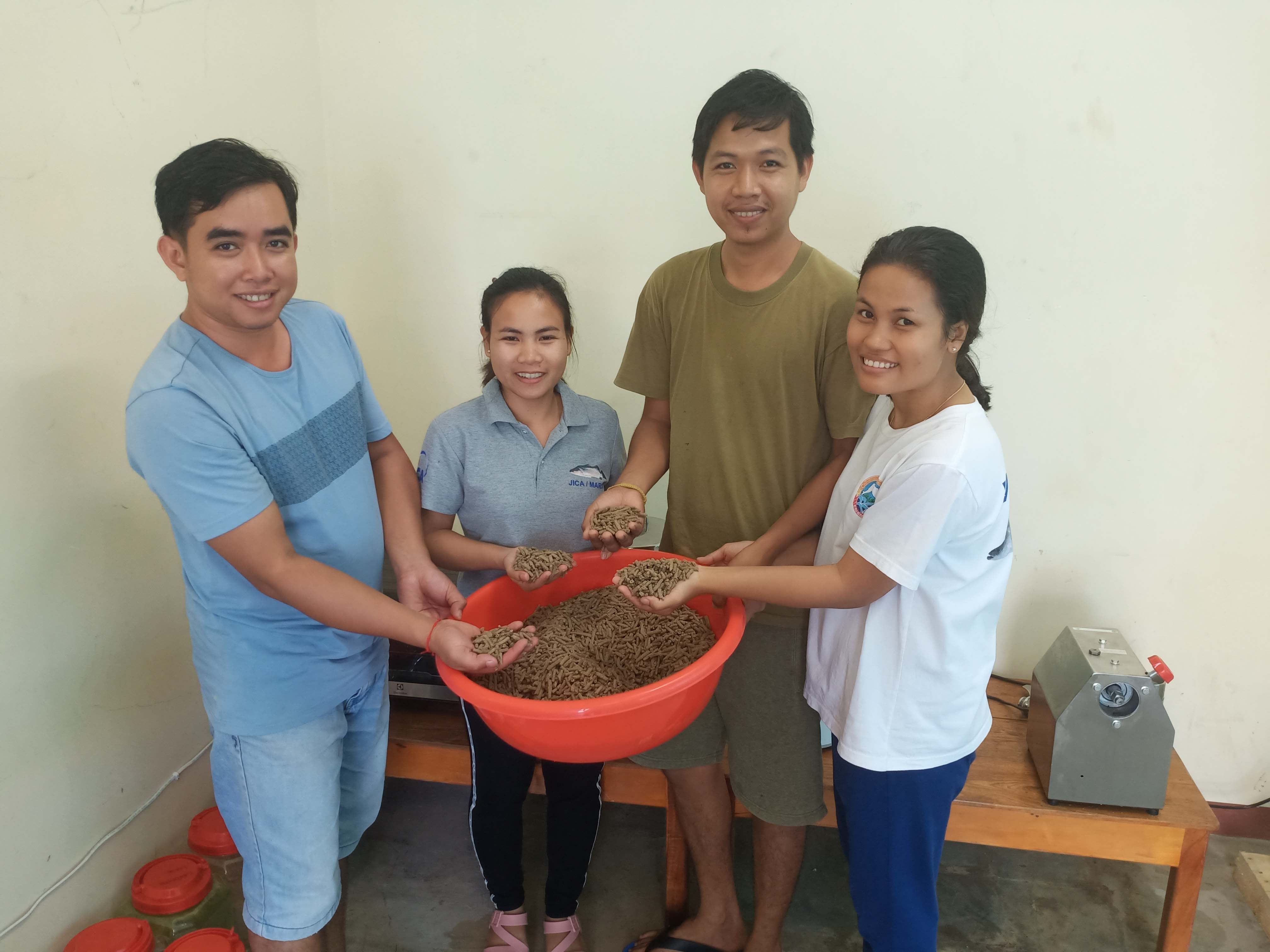 After returning to Cambodia following training in Indonesia, the participants have been able to make their own experimental feeds for finfish.