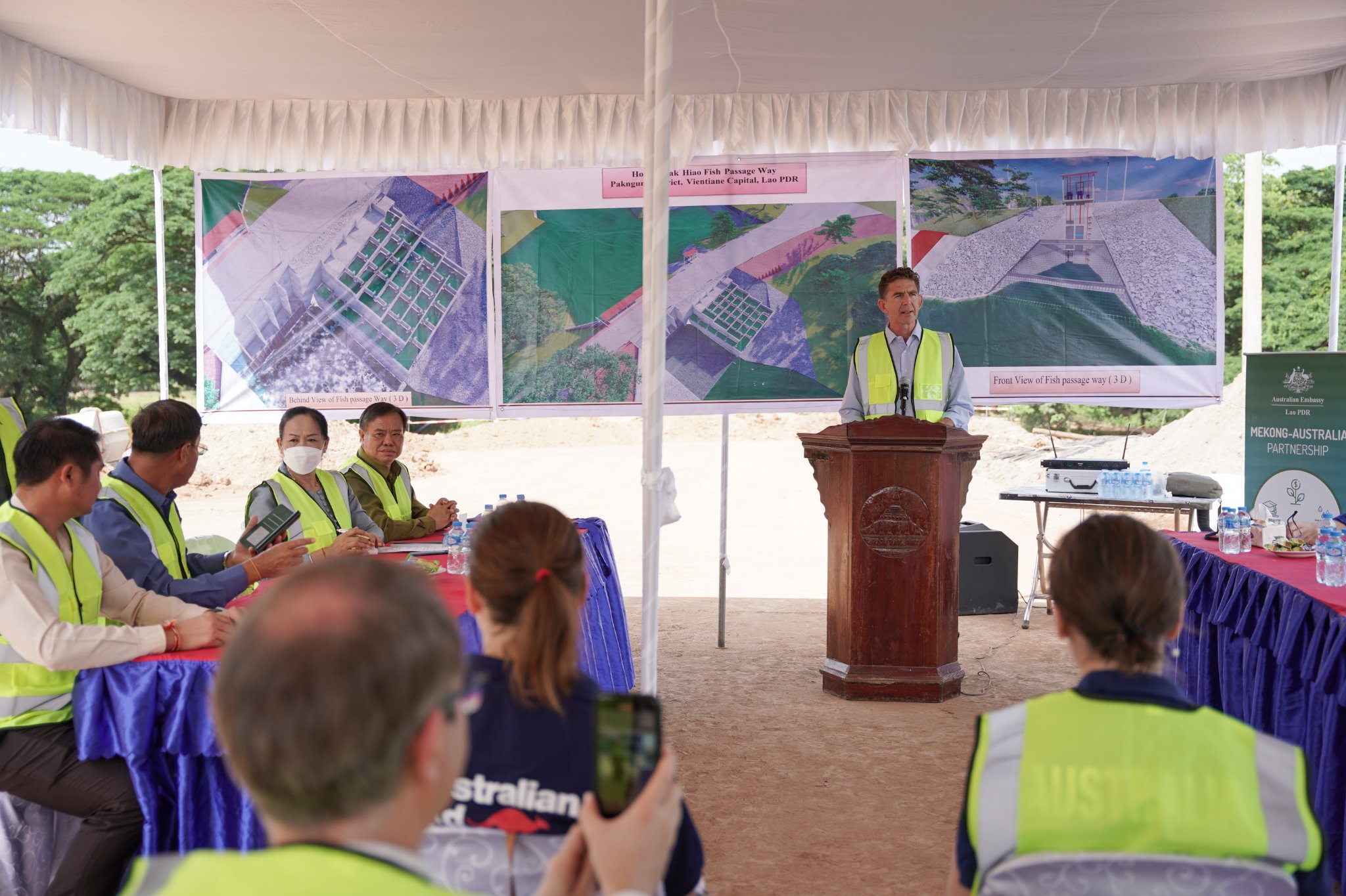 Australian Deputy Ambassador to Lao PDR, Mr Dan Heldon, announcing the additional funding from Australia to expand partnership with the Lao government on fish passages in water management structures. 