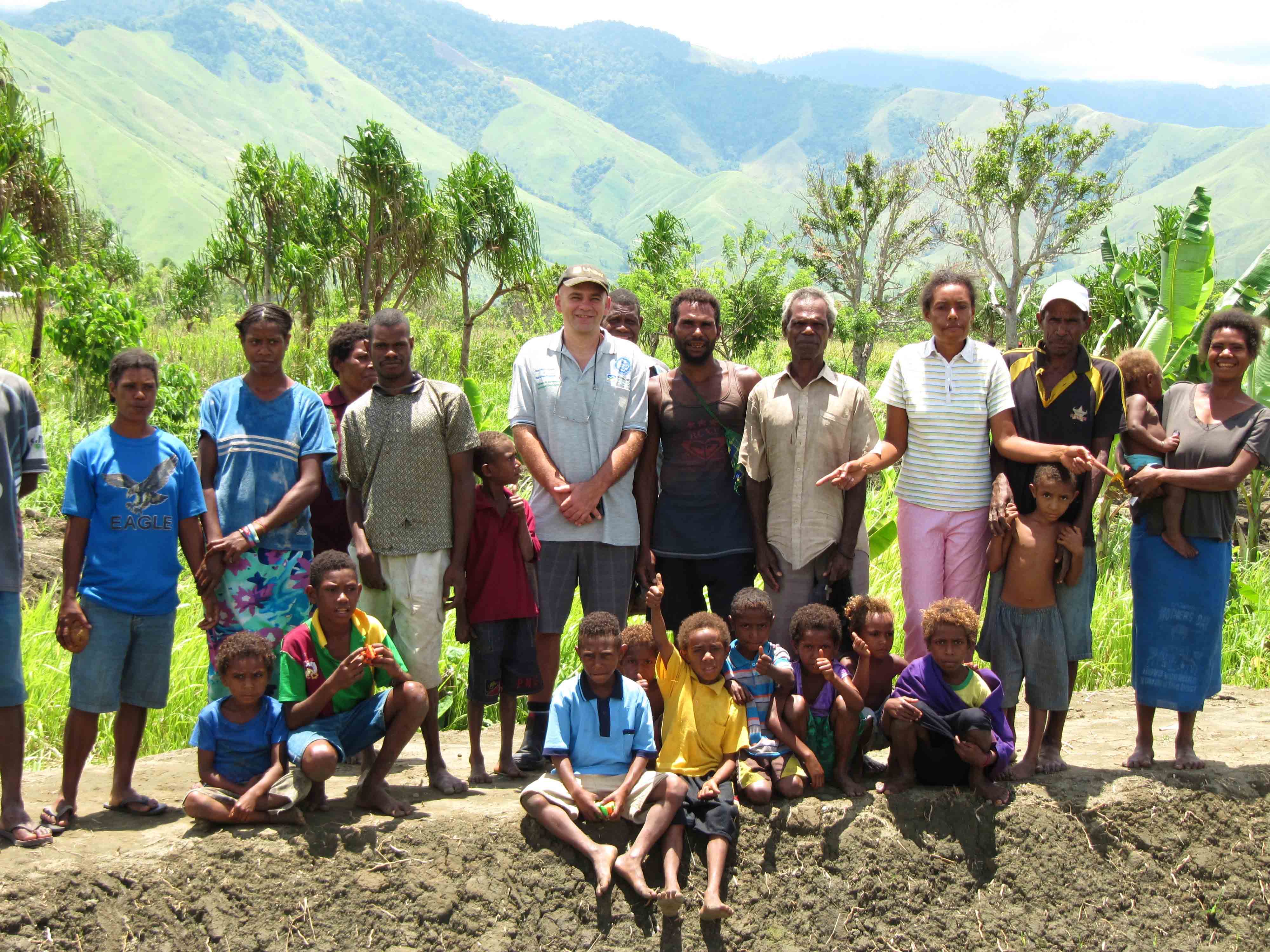 ACIAR Project Leader from UNSW, Associate Professor Jesmond Sammut, has worked in PNG on ACIAR-funded research projects since 2009. 