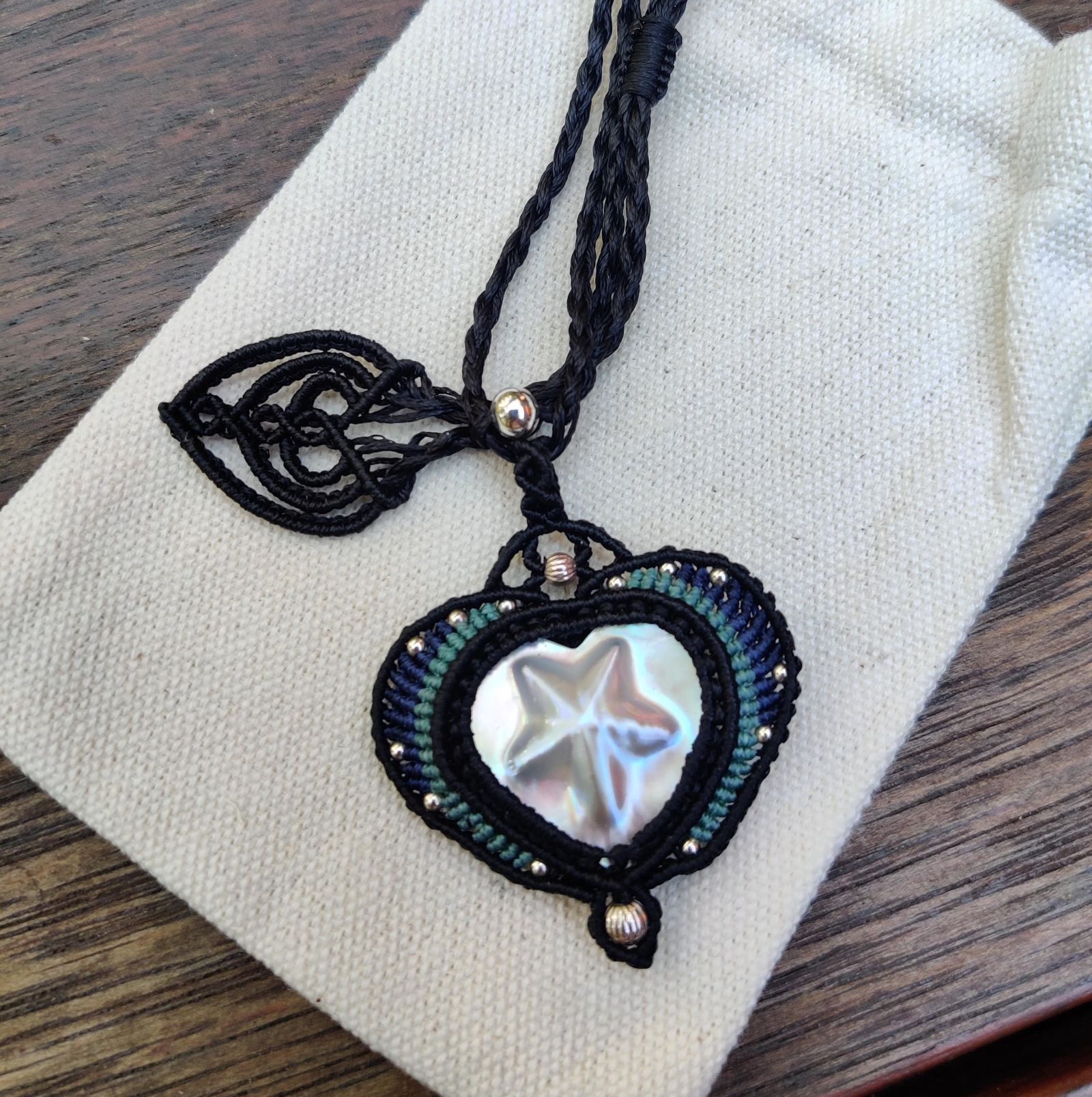 Mabe pearl handicraft necklace