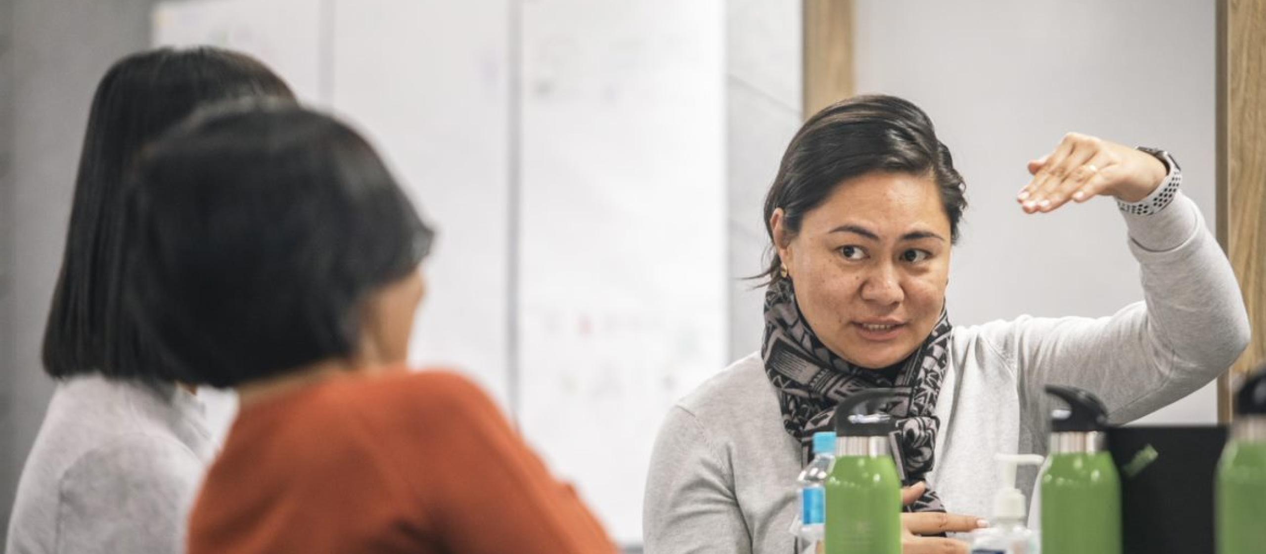 Dr Molimau-Samasoni discussing leadership ideas at the first intensive workshop of Cohort 2’s MWF program in Armidale, Australia