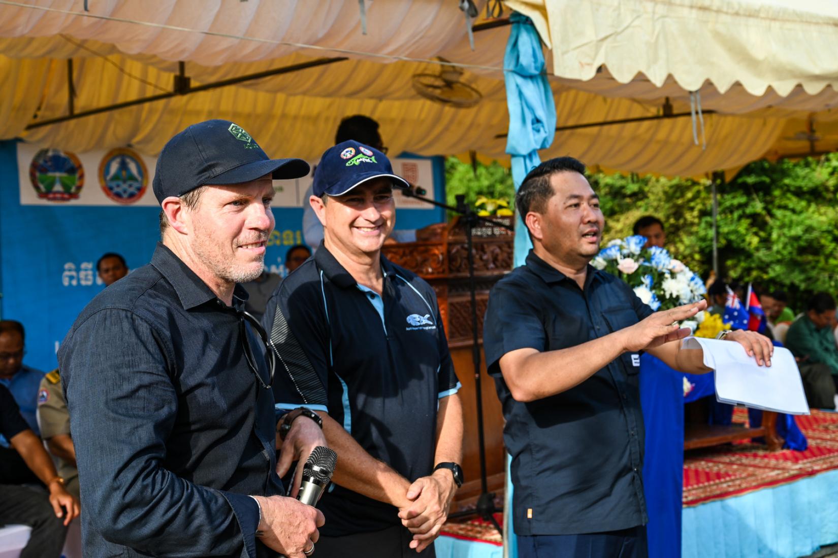 Project member John Conallin from Charles Sturt University (left) speaking at the launch of the Sleng Fishway. 