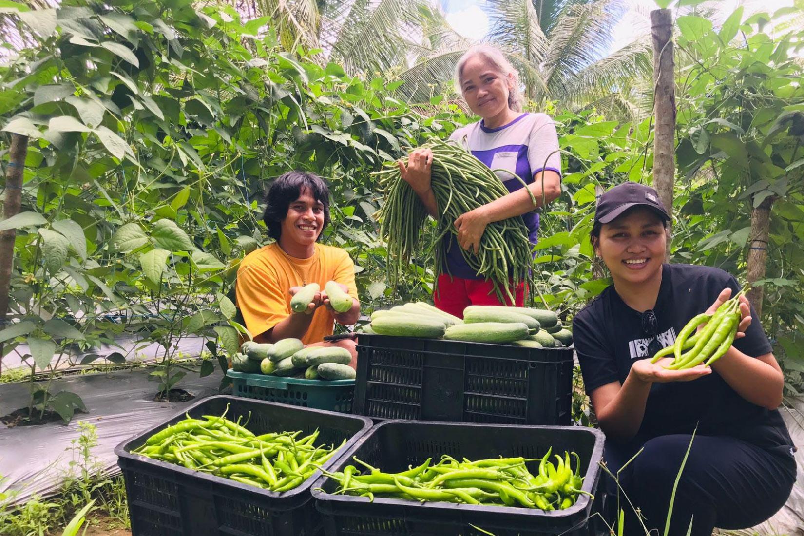 Project staff and farmers in BayBay, Leyte
