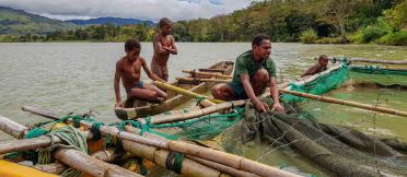 A floating fish farm in Yonki Reservoir in the Eastern Highlands Province of PNG. The project will work with farmers to optimise feed formulations for caged fish and to estimate how many fish can be sustainably farmed. 