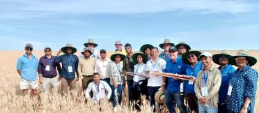 The Rupantar project team on tour in the Northern Mallee of South Australia.