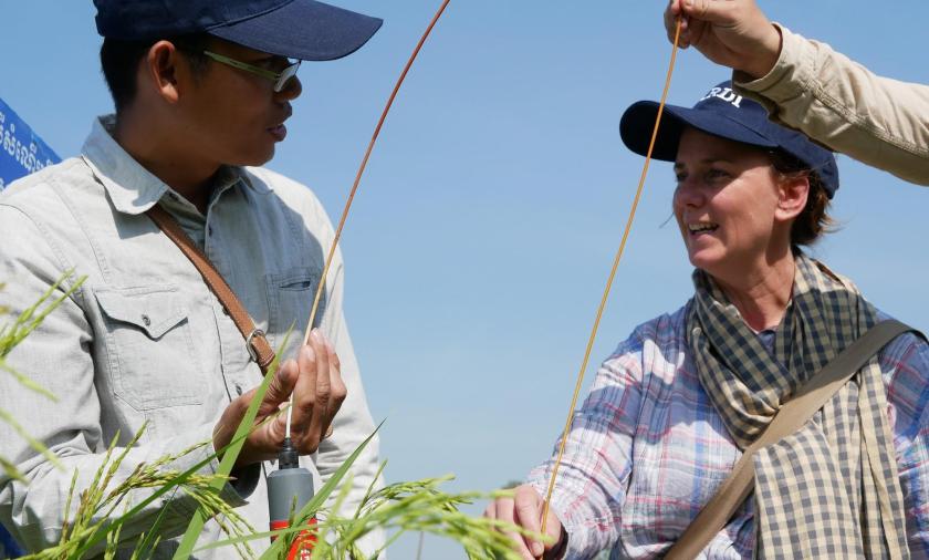 Soil researcher Dr Wendy Vance from the Murdoch University with Veasna Touch (left) a soil researcher from the local parter CARDI (Cambodian Agriculture Research and Development Institute) at one of the test sites.