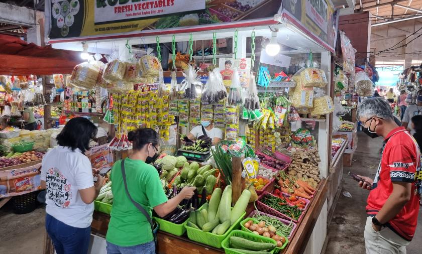 Fresh Vegetable stand selling PhilGAP certified vegetables at the Baybay markets, Leyte. Photo: ACIAR